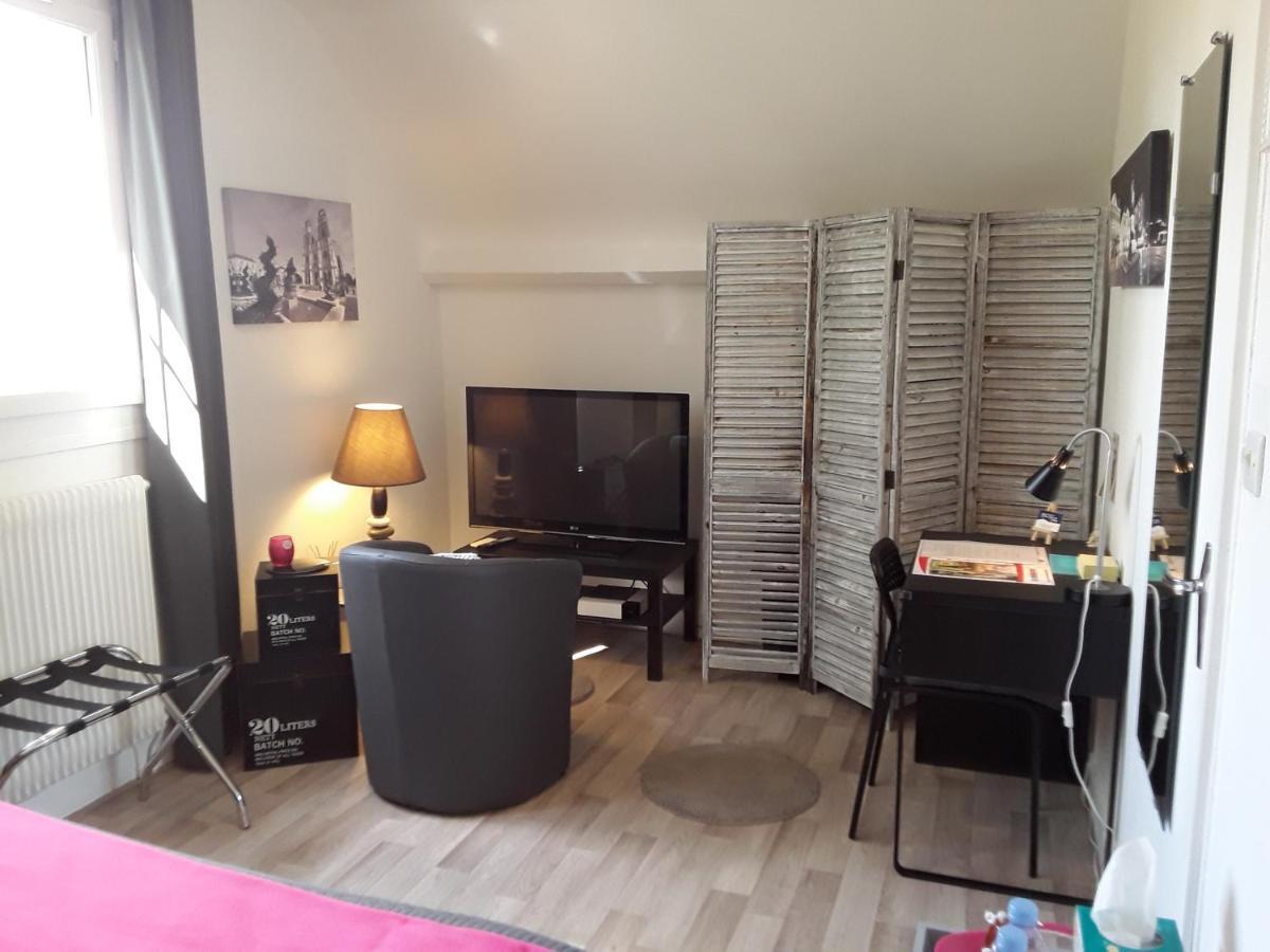 Clos Du Bourg Bed & Breakfast Saint-Cyr-en-Val Exterior foto