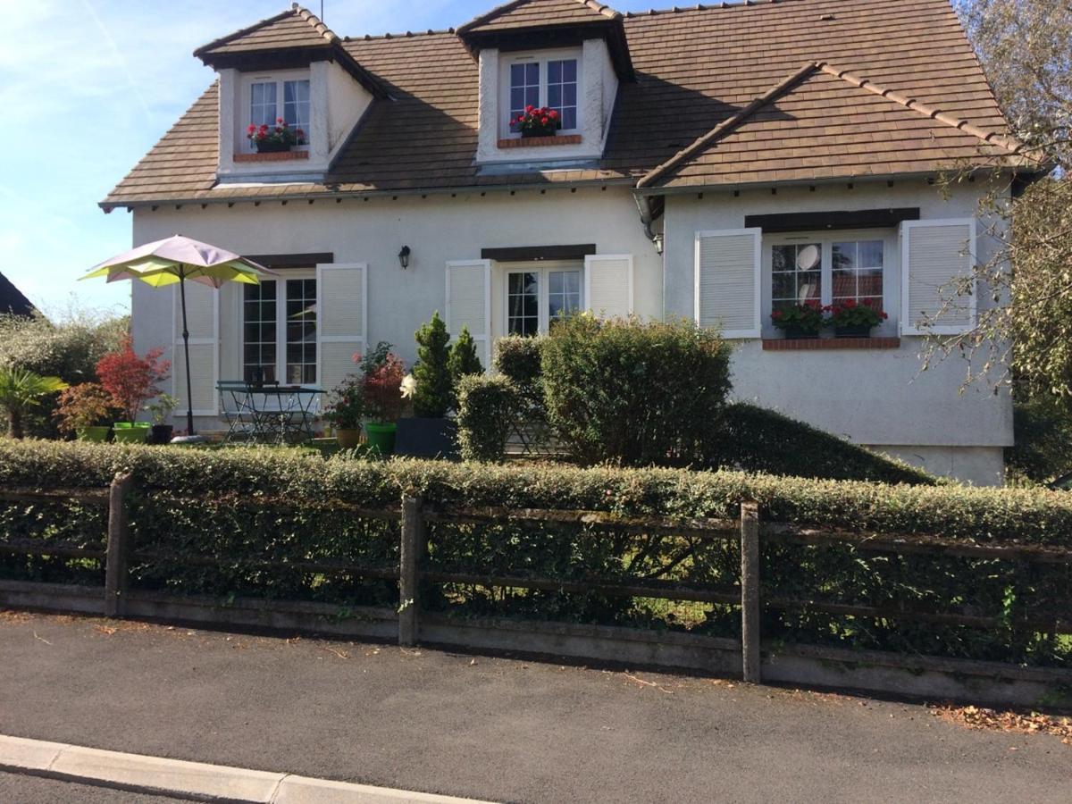 Clos Du Bourg Bed & Breakfast Saint-Cyr-en-Val Exterior foto